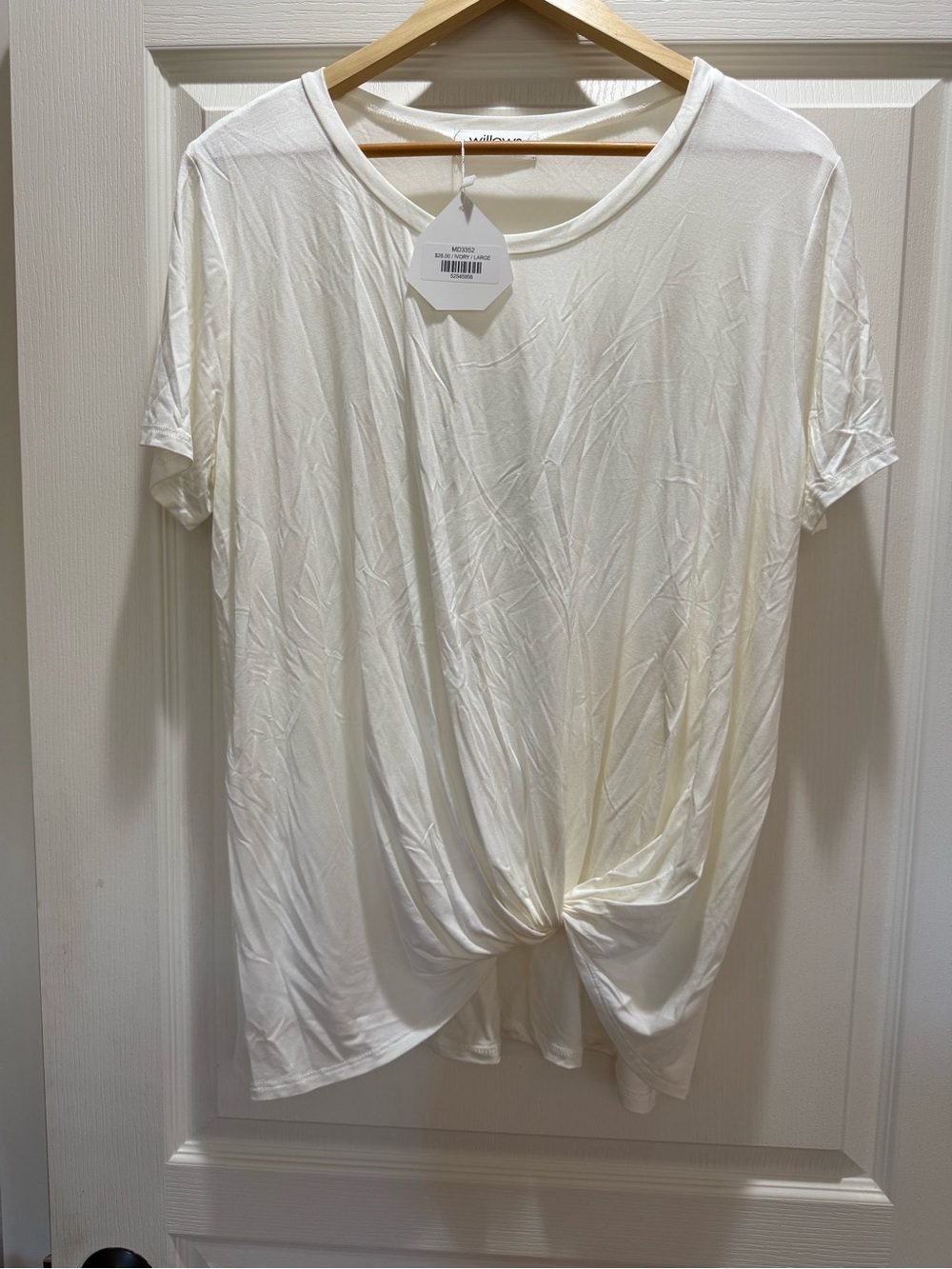Willow Cream Twist-Front Short Sleeve Tee Size Large NWT 22” Pit to Pit